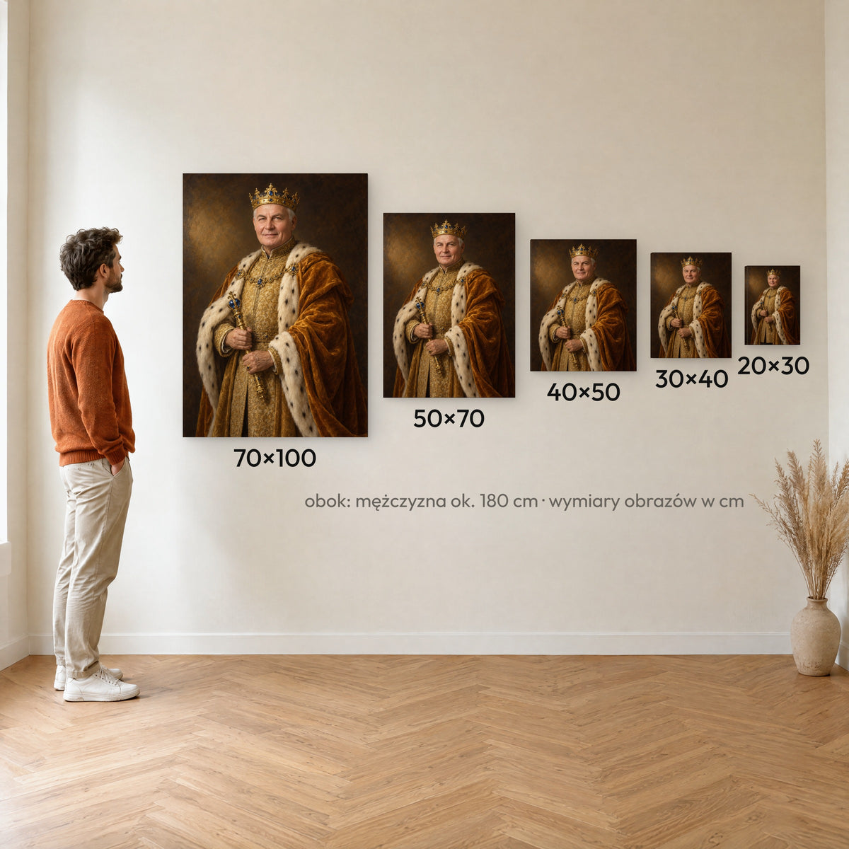 Złoty monarcha — porównanie rozmiarów obrazu na płótnie: 20×30, 30×40, 40×50, 50×70 i 70×100 cm na ścianie obok mężczyzny ok. 180 cm C-CV-ROY-14-2030