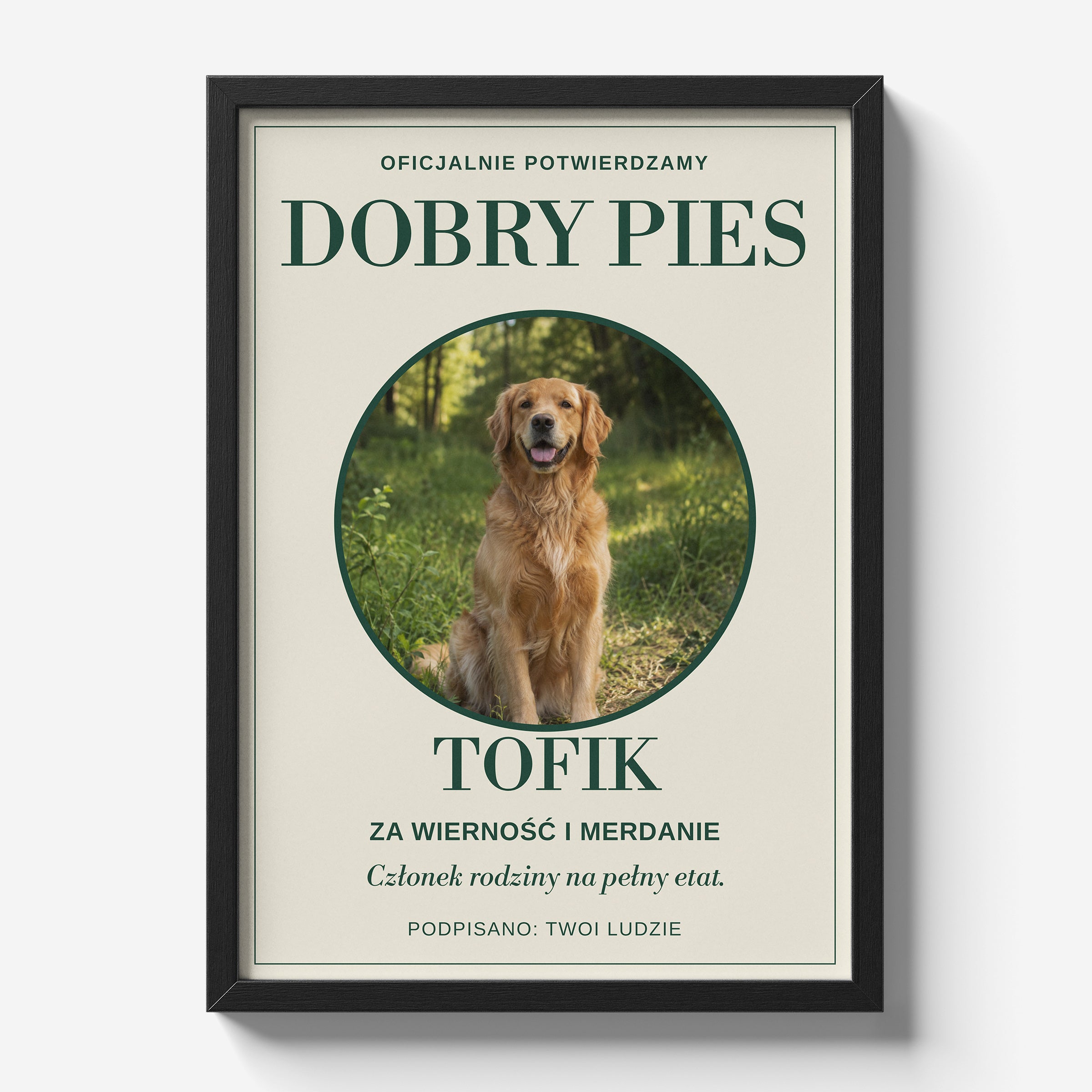 Personalizowany plakat DOBRY PIES w czarnej ramce 21×30 na jasnym tle Marami, z własnym zdjęciem i tekstem | C-PL-PET-7-2130-NF