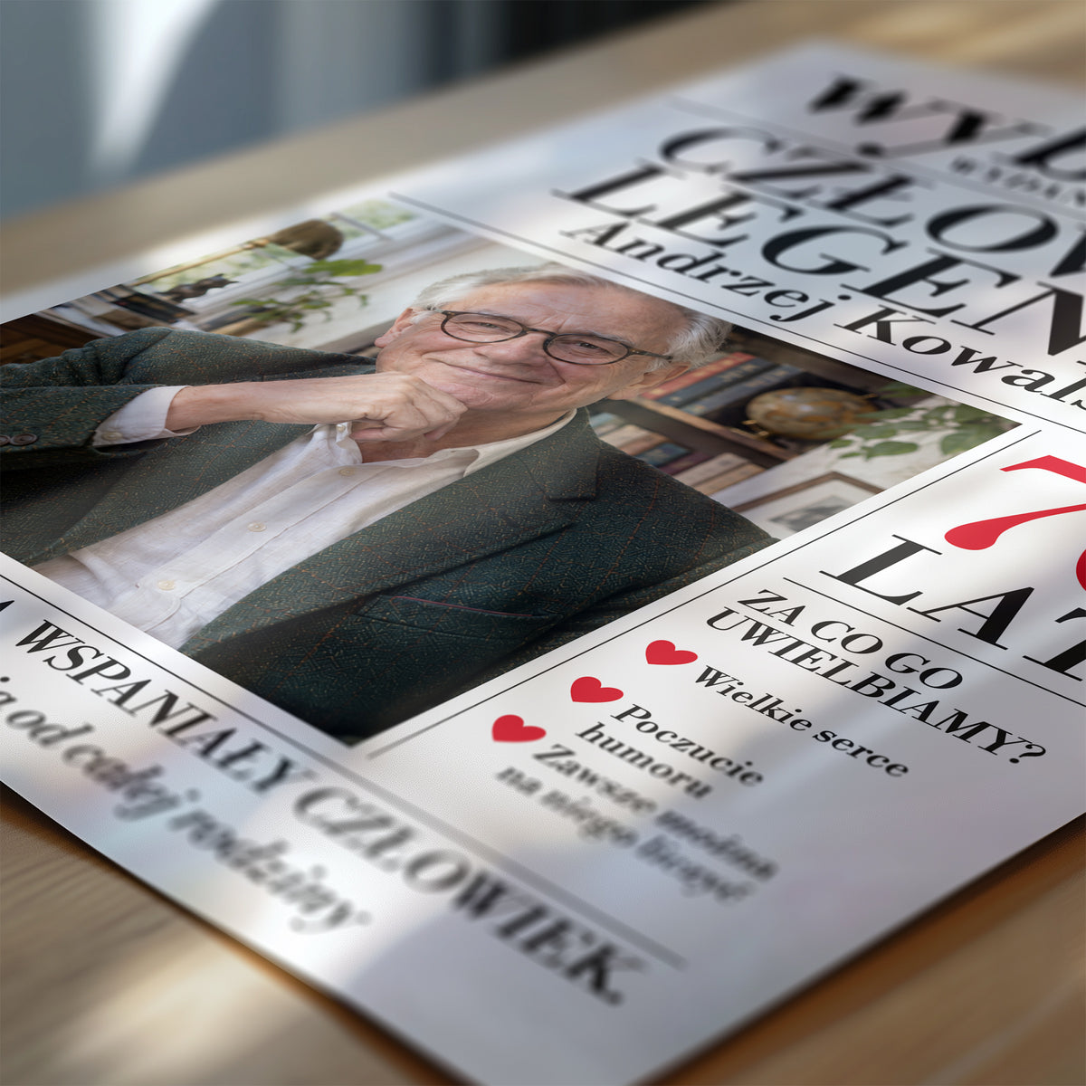Personalizowany plakat GAZETA WYBORNA — ON w zbliżeniu pokazującym nadruk i typografię, z własnym zdjęciem i tekstem | C-PL-GAZ-14-2130-NF
