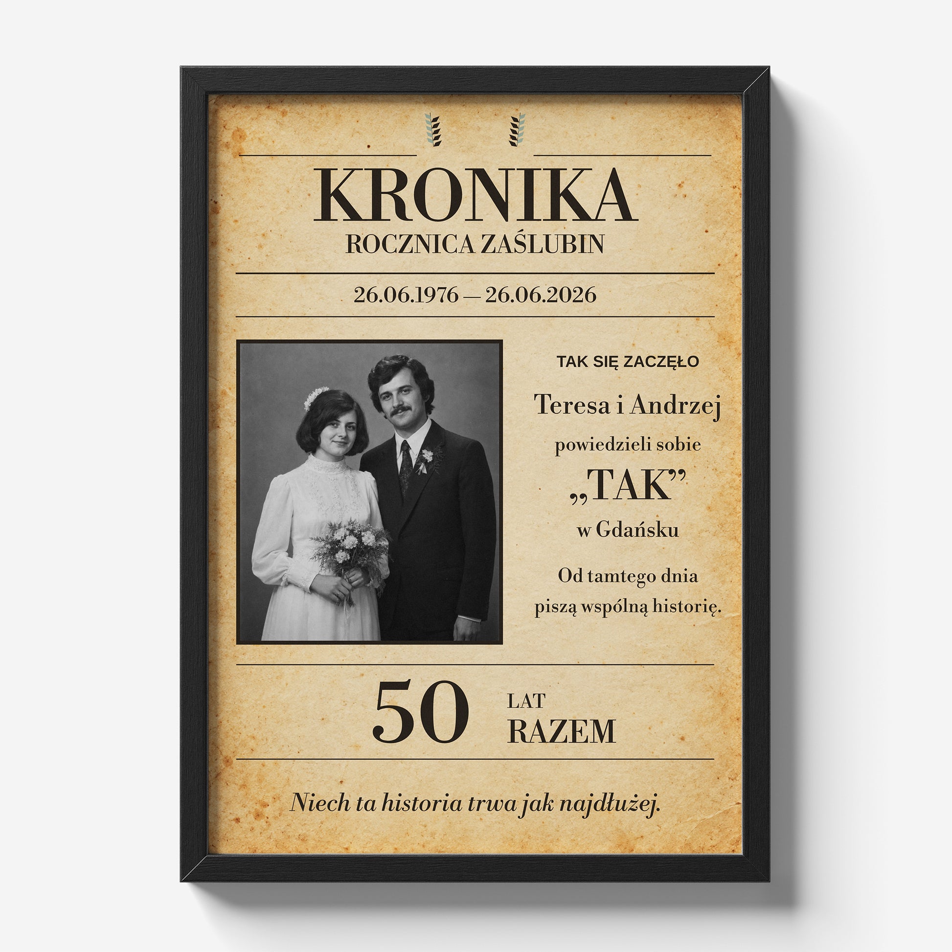 Personalizowany plakat KRONIKA ZAŚLUBIN w czarnej ramce 21×30 na jasnym tle Marami, z własnym zdjęciem i tekstem | C-PL-HEART-13-2130-NF