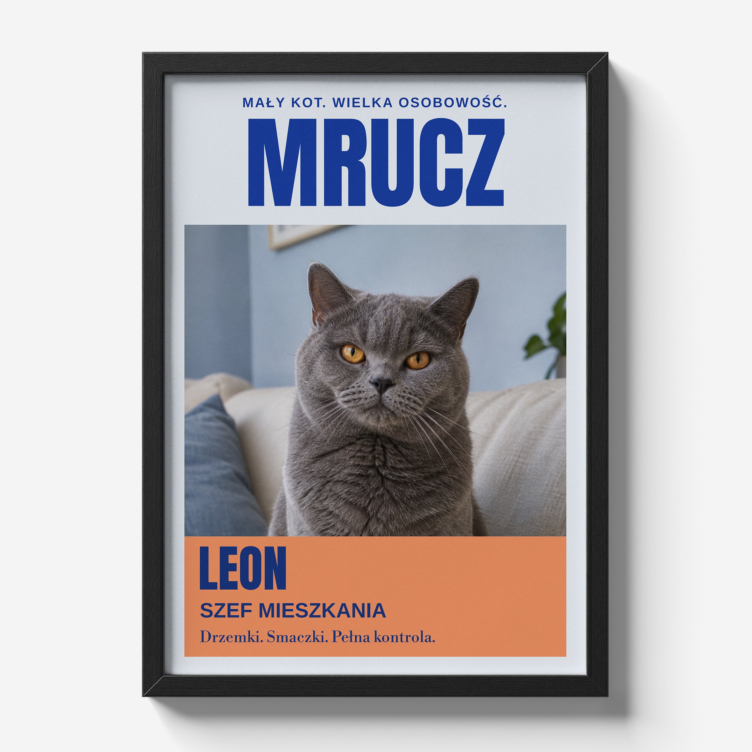 Personalizowany plakat MRUCZ w czarnej ramce 21×30 na jasnym tle Marami, z własnym zdjęciem i tekstem | C-PL-PET-6-2130-NF
