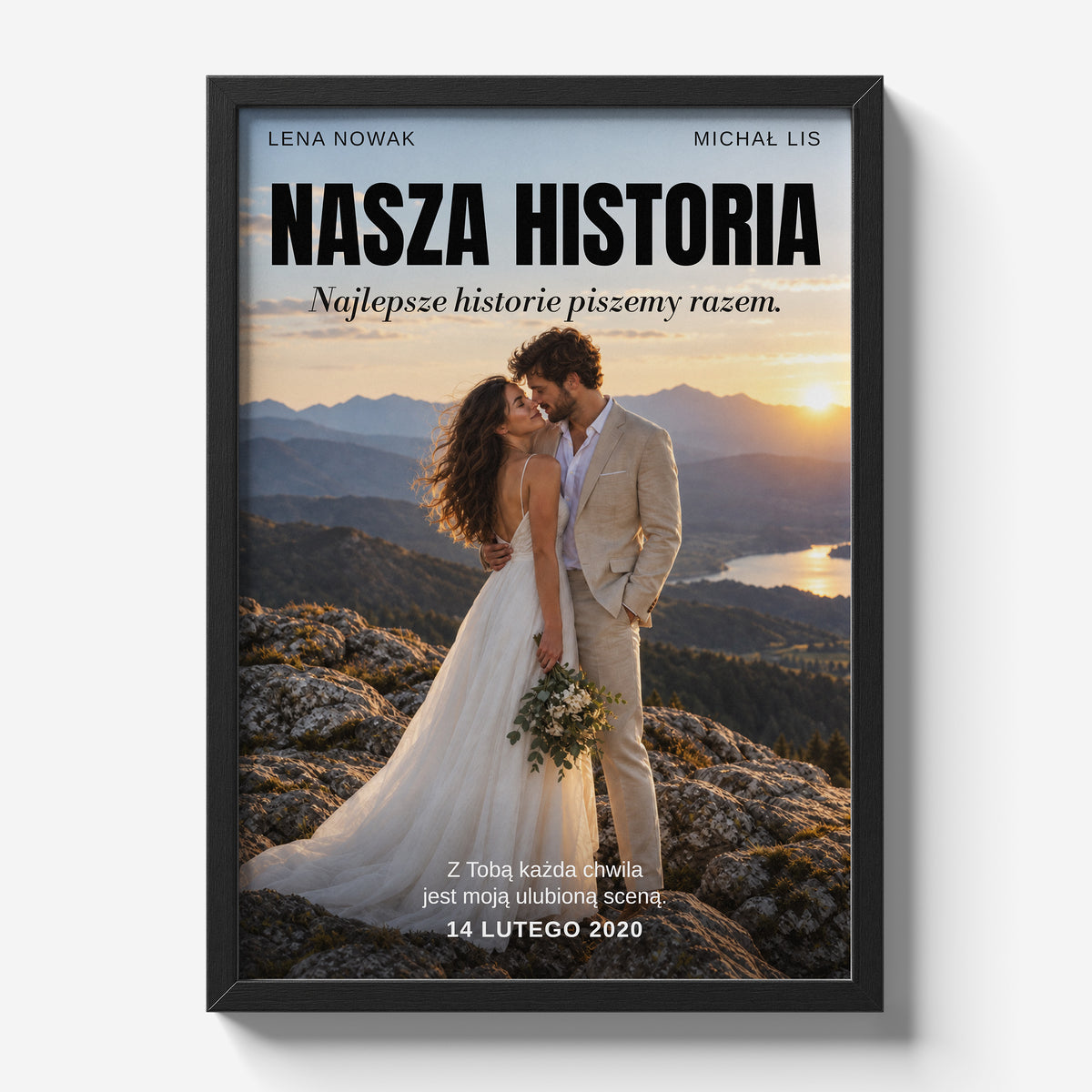 Personalizowany plakat NASZA HISTORIA w czarnej ramce 21×30 na jasnym tle Marami, z własnym zdjęciem i tekstem | C-PL-HEART-17-2130-NF