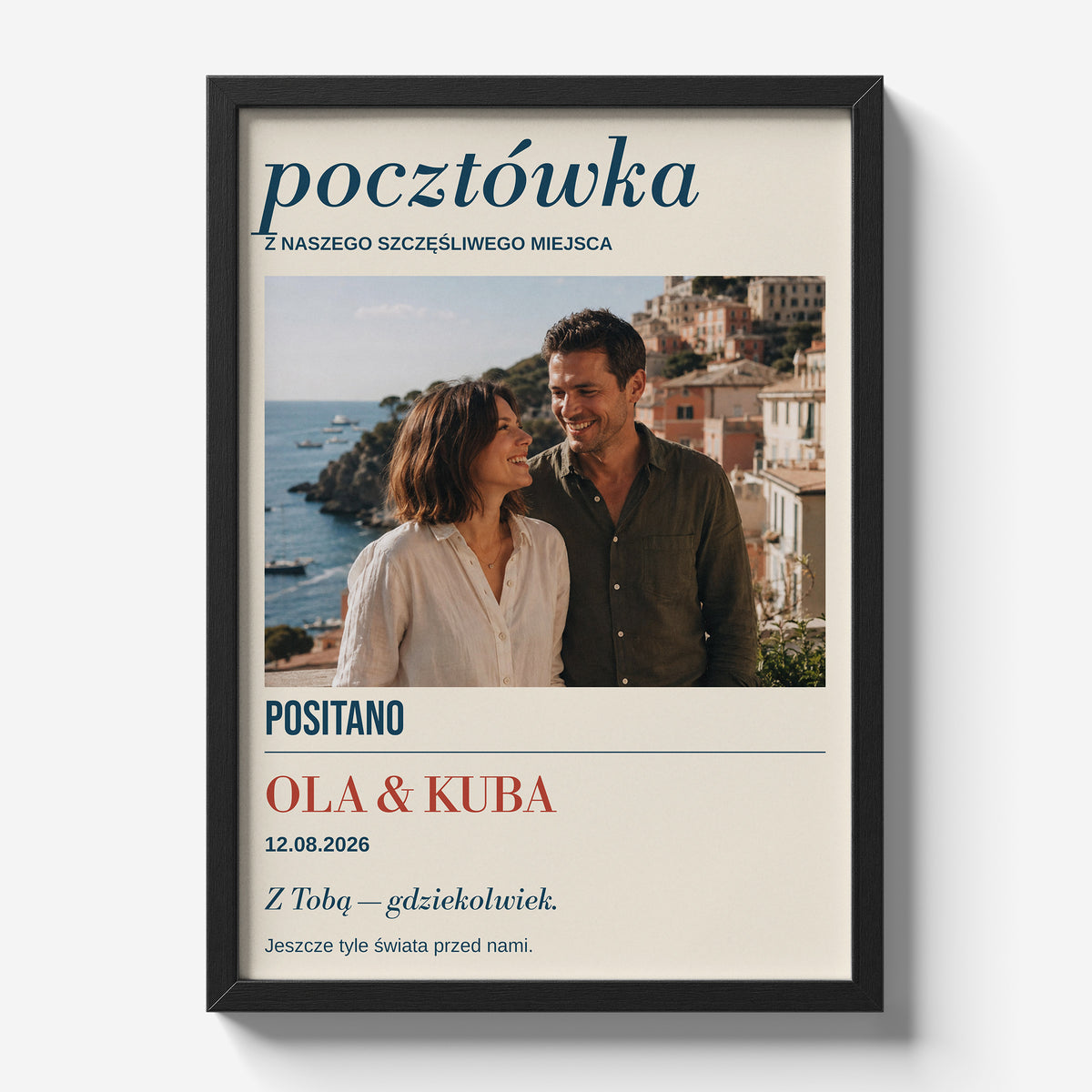 Personalizowany plakat POCZTÓWKA w czarnej ramce 21×30 na jasnym tle Marami, z własnym zdjęciem i tekstem | C-PL-HEART-5-2130-NF