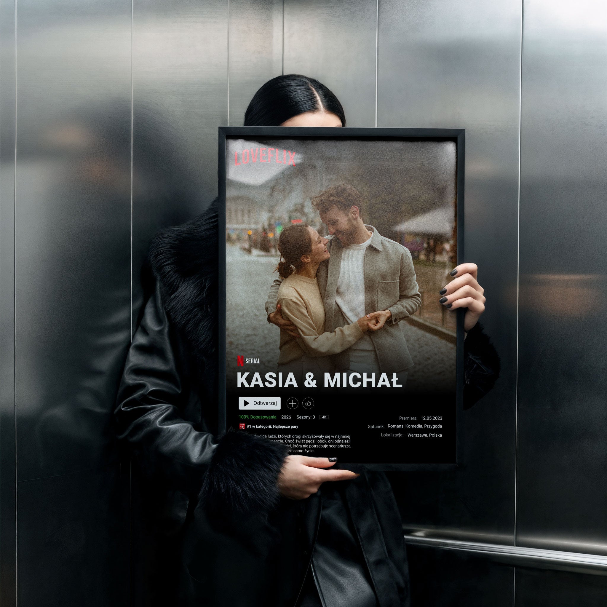 Plakat Loveflix w czarnej ramce w sypialni