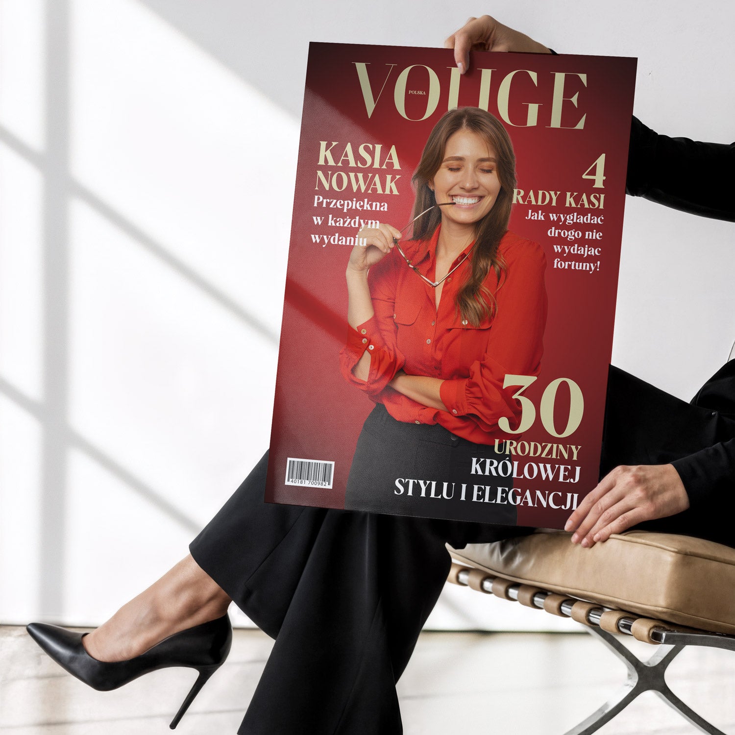 Personalizowany plakat Vouge - Czerwona okładka z Twoim zdjęciem