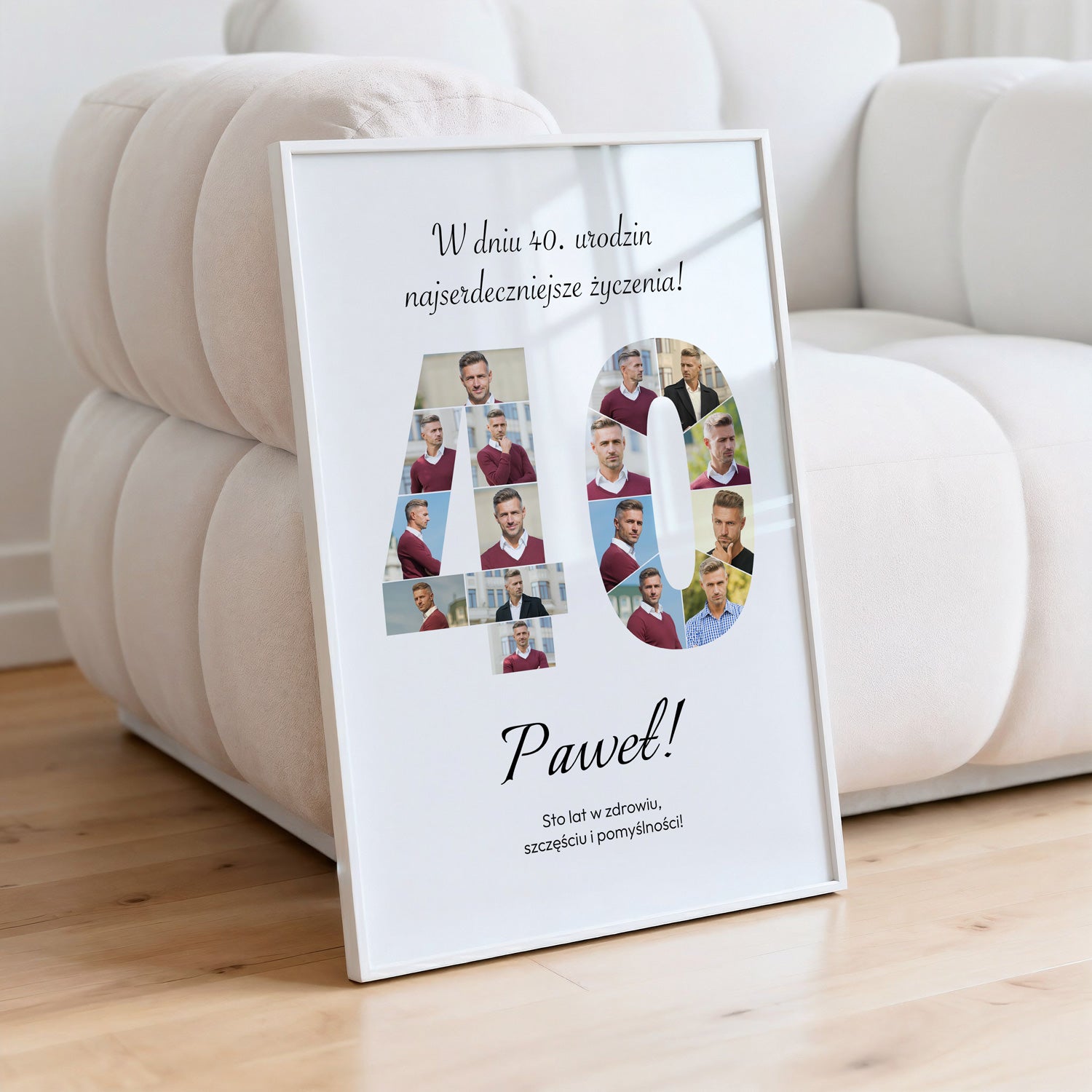 Personalizowany plakat kolaż 40 urodziny w białej ramce ze zdjęciami w kształcie liczby 40 oparty o białą pufę