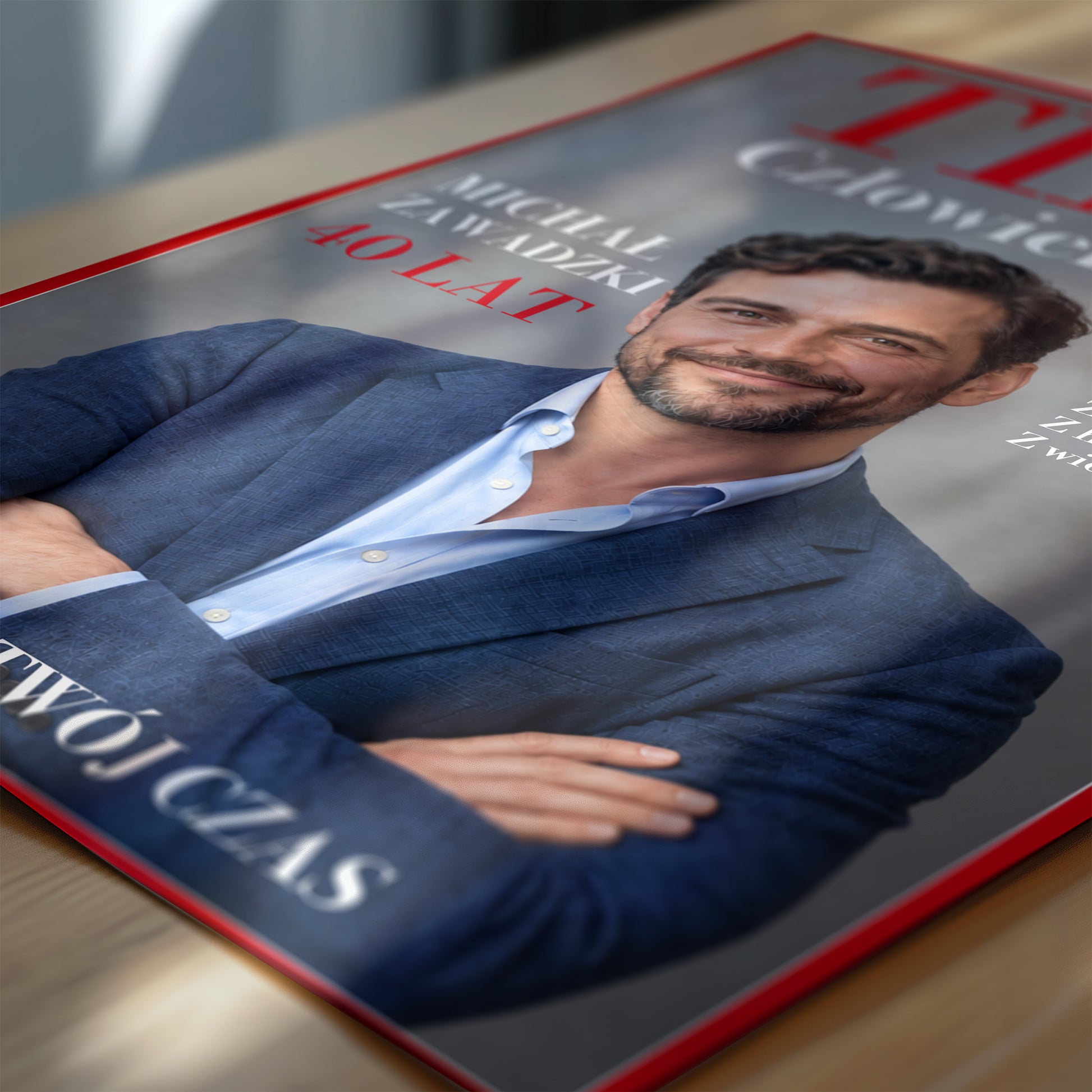 Personalizowany plakat TIME w zbliżeniu pokazującym nadruk i typografię, z własnym zdjęciem i tekstem | C-PL-COVMAG-17-2130-NF