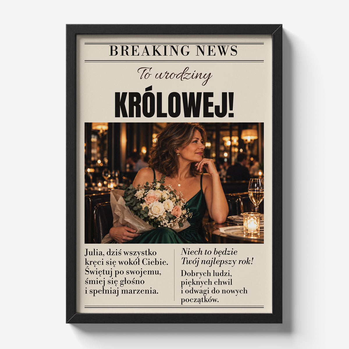 Personalizowany plakat URODZINY KRÓLOWEJ w czarnej ramce 21×30 na jasnym tle Marami, z własnym zdjęciem i tekstem | C-PL-GAZ-12-2130-NF