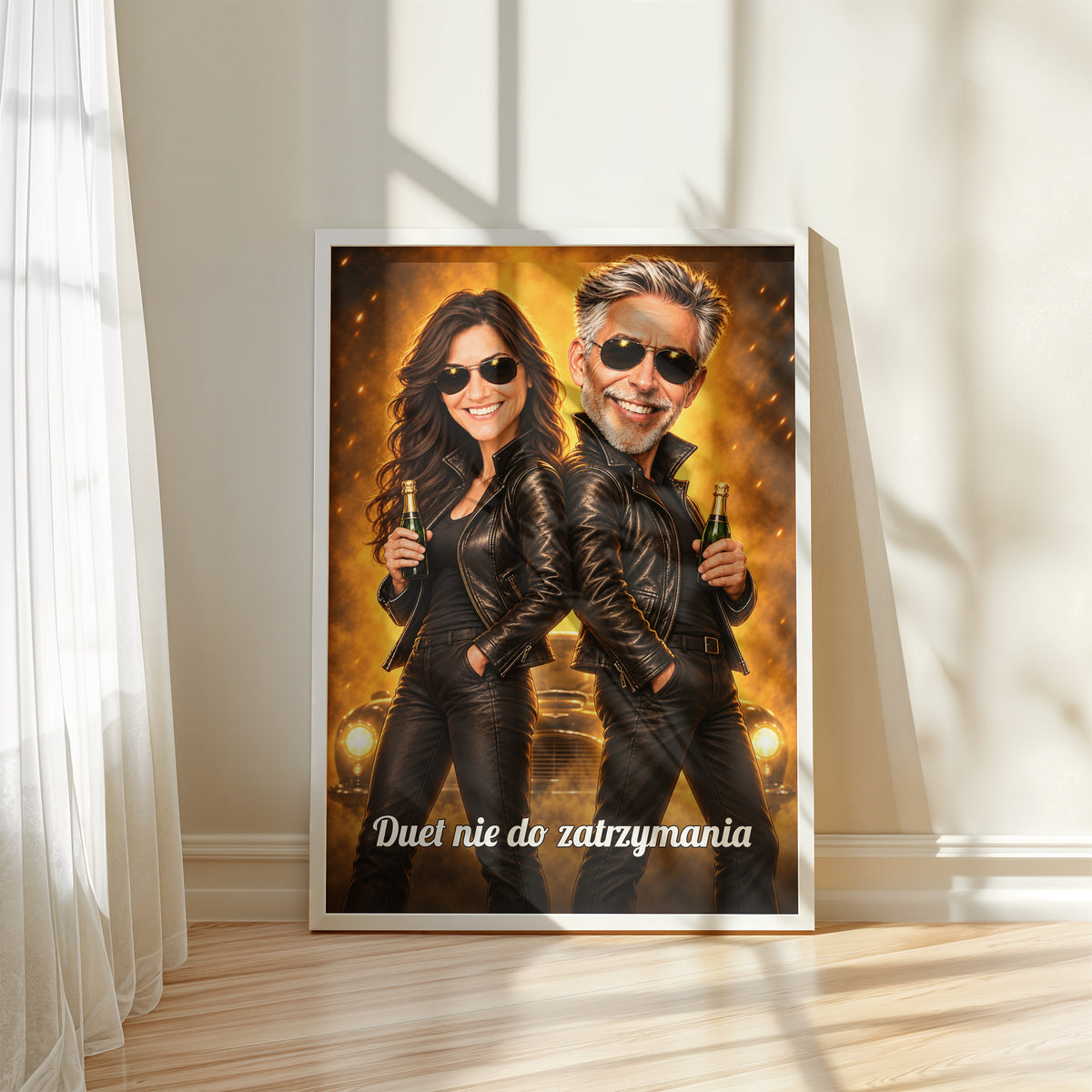 Tajna Misja Razem — plakat w białej ramie C-PL-KAR-DOUB-02-2130-NF