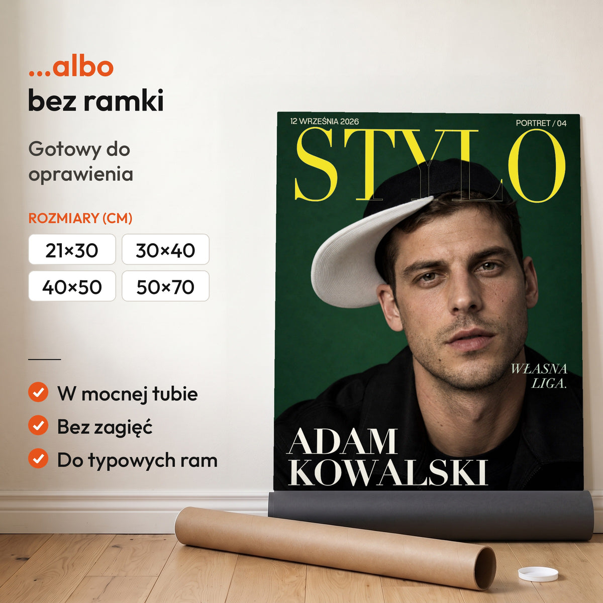 STYLO Własna Liga — plakat bez ramki, gotowy do oprawienia: rozwinięty z rolki, obok tuba do wysyłki. C-PL-COVMAG-44-2130-NF