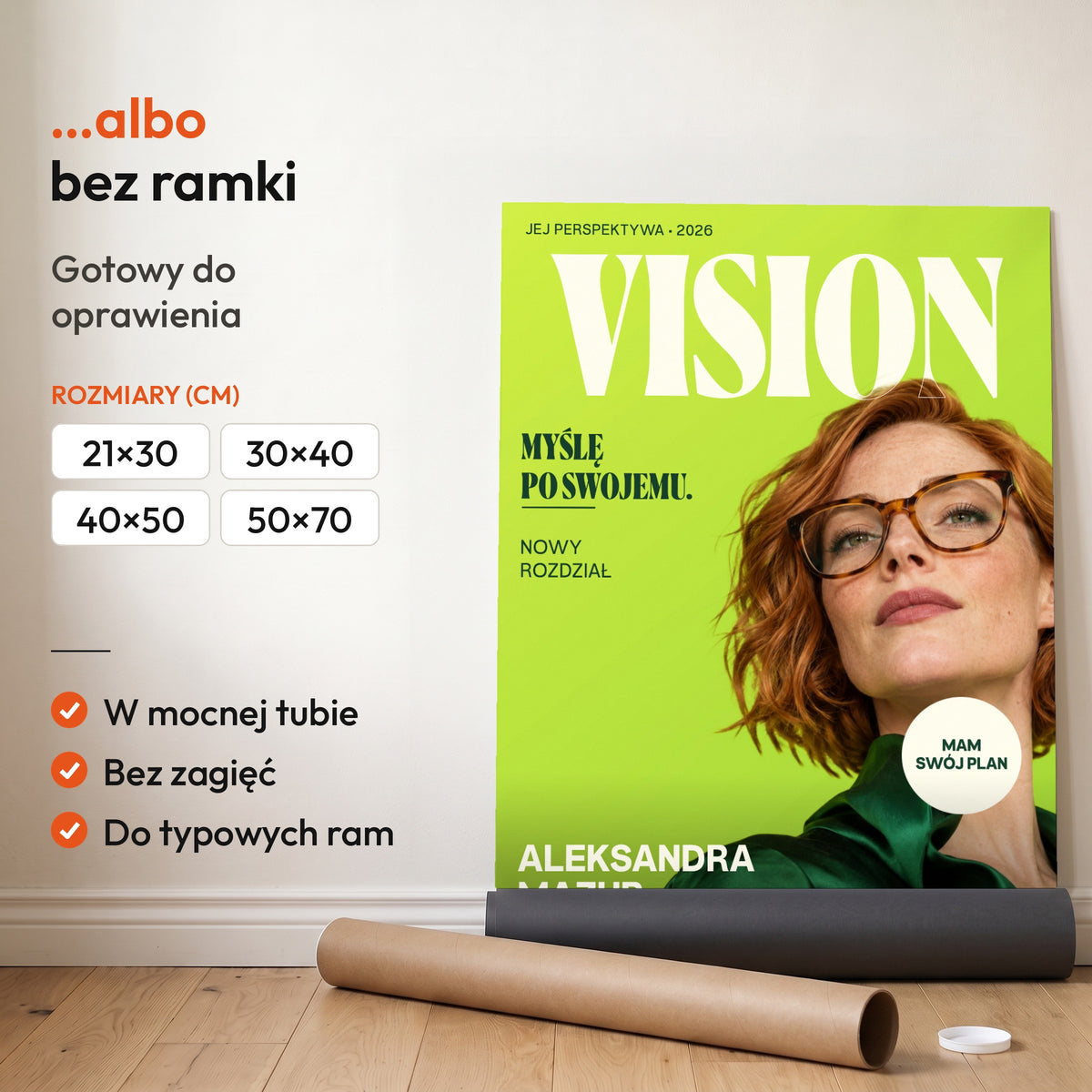 Vision Kobieta Z Wizją — plakat bez ramki, gotowy do oprawienia: rozwinięty z rolki, obok tuba do wysyłki. C-PL-COVMAG-55-2130-NF