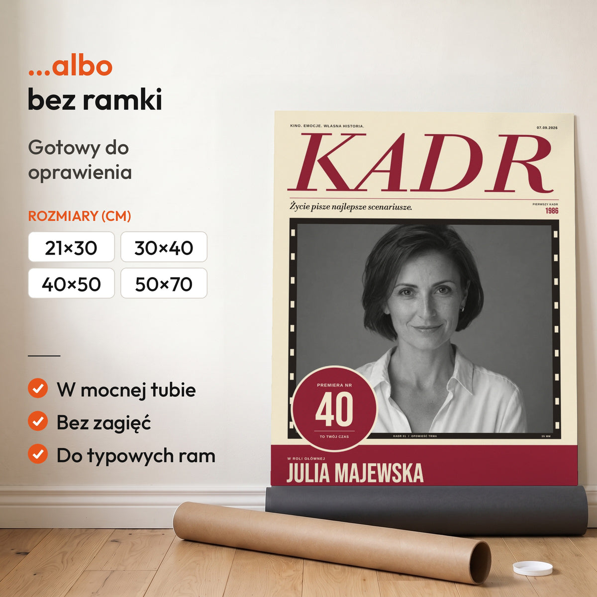 KADR — plakat bez ramki, gotowy do oprawienia: rozwinięty z rolki, obok tuba do wysyłki. C-PL-COVMAG-10-2130-NF