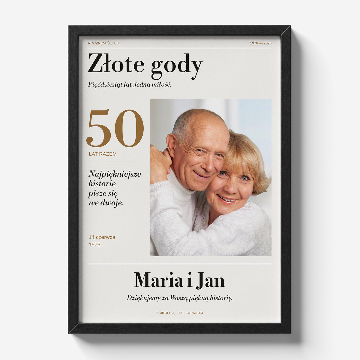 Personalizowany plakat Złote Gody na rocznicę ślubu w czarnej ramce — główne zdjęcie