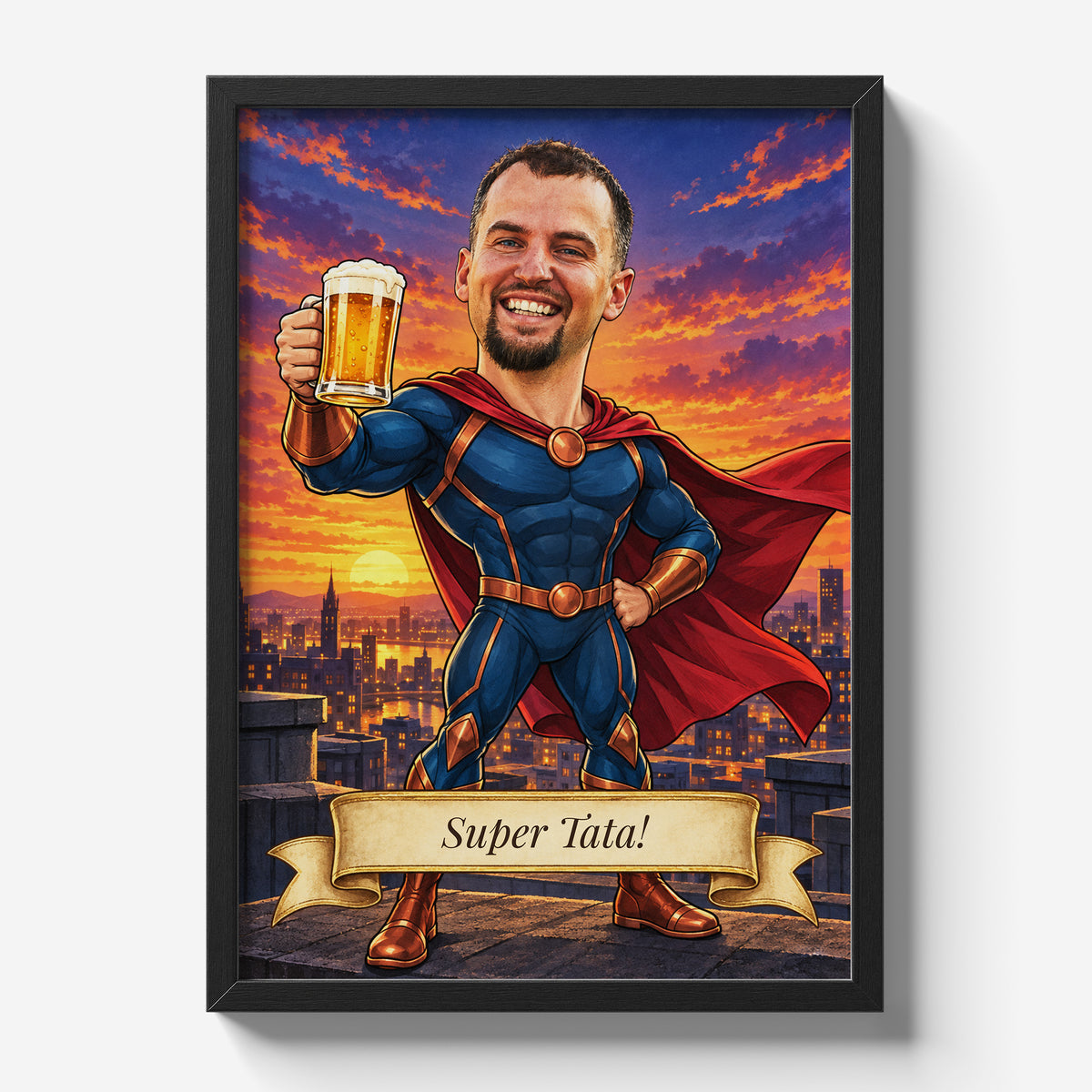 Super Tata — plakat ze zdjęcia w czarnej ramie na jasnym tle, z karykaturą taty jako superbohatera w pelerynie, z kuflem piwa na tle miasta.